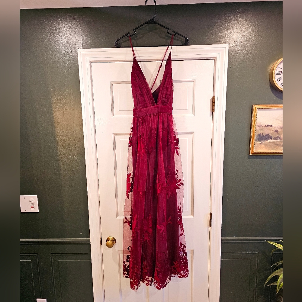 Windsor Burgundy Maxi Dress